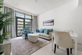 Chic Living 1 BHK with Beach Access